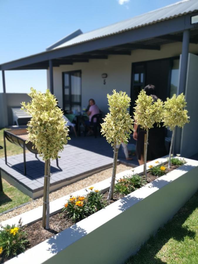 Three Feathers Cottages Langebaan Exterior photo